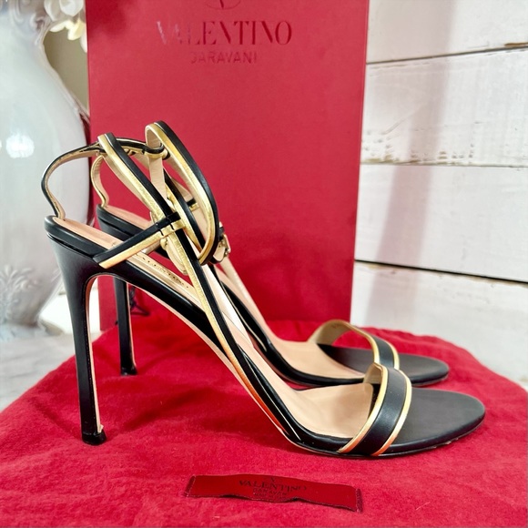 Valentino Garavani Black Leather Strappy Stiletto Sandals - Picture 6 of 8